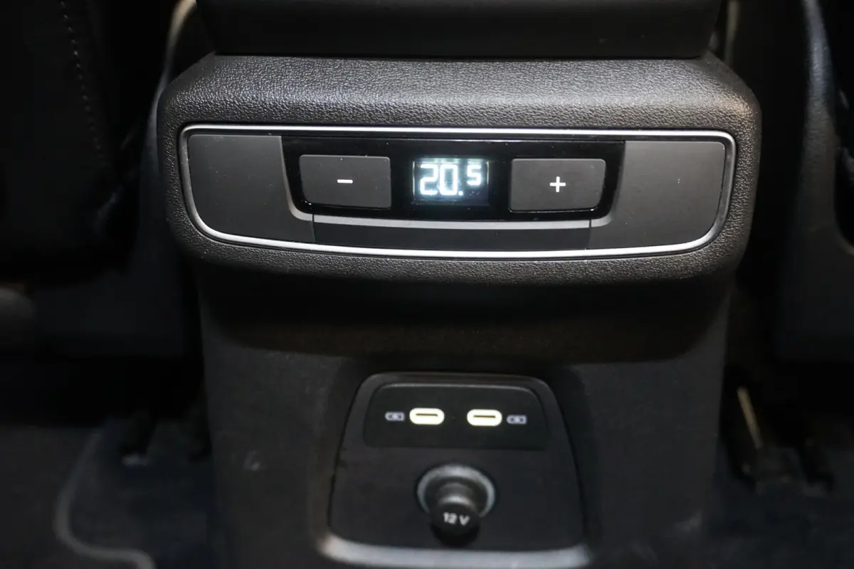 40 Launch edition Advanced S-Line 77 kWh 3 Fasen | Leder | Camera | Warmtepomp | ACC | €31.900,- Incl. BTW