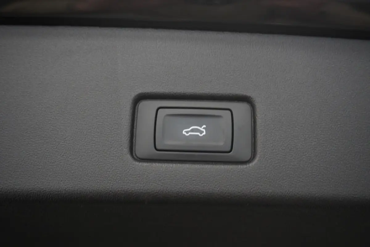 40 Launch edition Advanced S-Line 77 kWh 3 Fasen | Leder | Camera | Warmtepomp | ACC | €31.900,- Incl. BTW