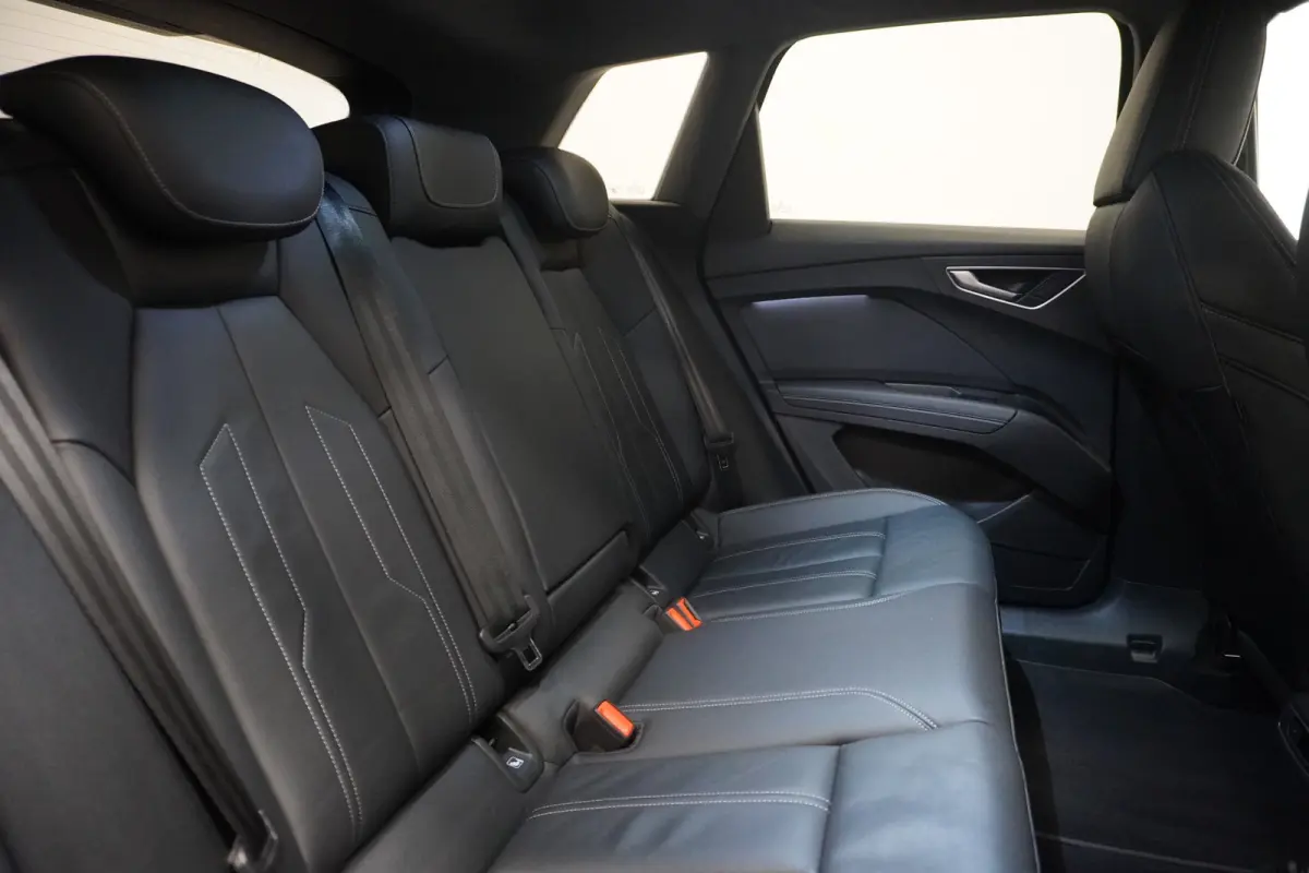 40 Launch edition Advanced S-Line 77 kWh 3 Fasen | Leder | Camera | Warmtepomp | ACC | €31.900,- Incl. BTW