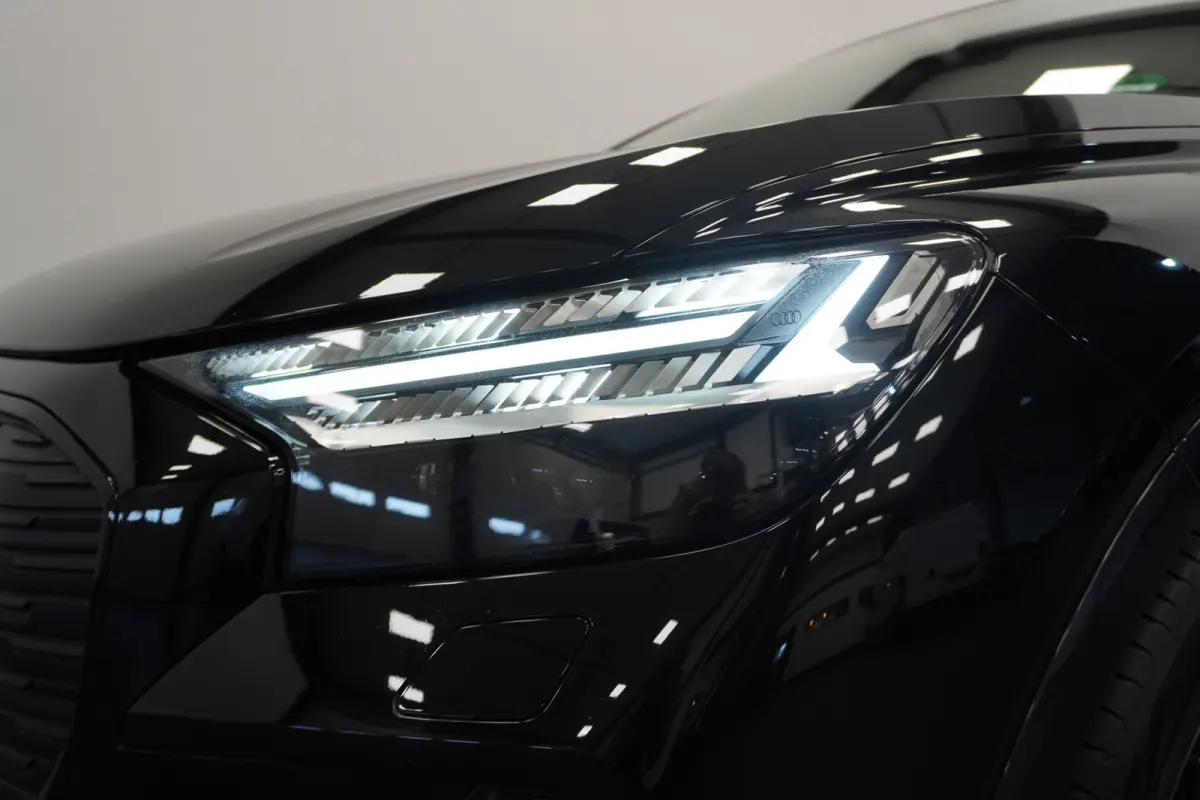 40 Launch edition Advanced S-Line 77 kWh 3 Fasen | Leder | Camera | Warmtepomp | ACC | €31.900,- Incl. BTW