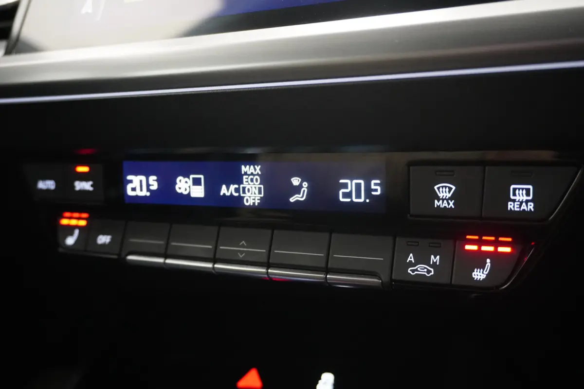 40 Launch edition Advanced S-Line 77 kWh 3 Fasen | Leder | Camera | Warmtepomp | ACC | €31.900,- Incl. BTW