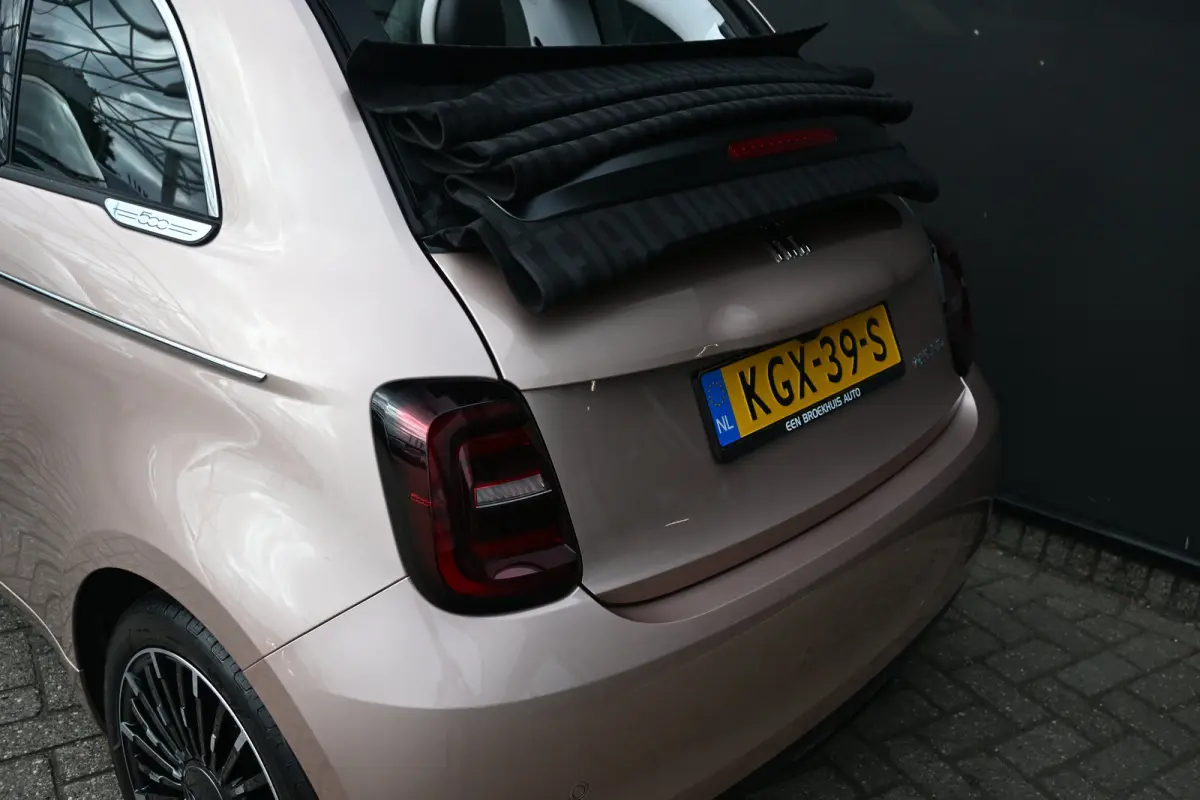 1.0 Hybrid La Prima Tot 8 Jaar Garantie! | Vol-Leder | Achteruitrijcamera | Stoelverwarming | Climate Control | Full-LED | !!
