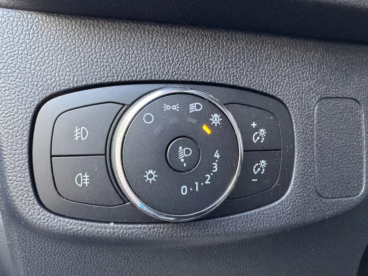 1.0 EcoBoost Hybrid ST Line | Navi | Climate | Carplay