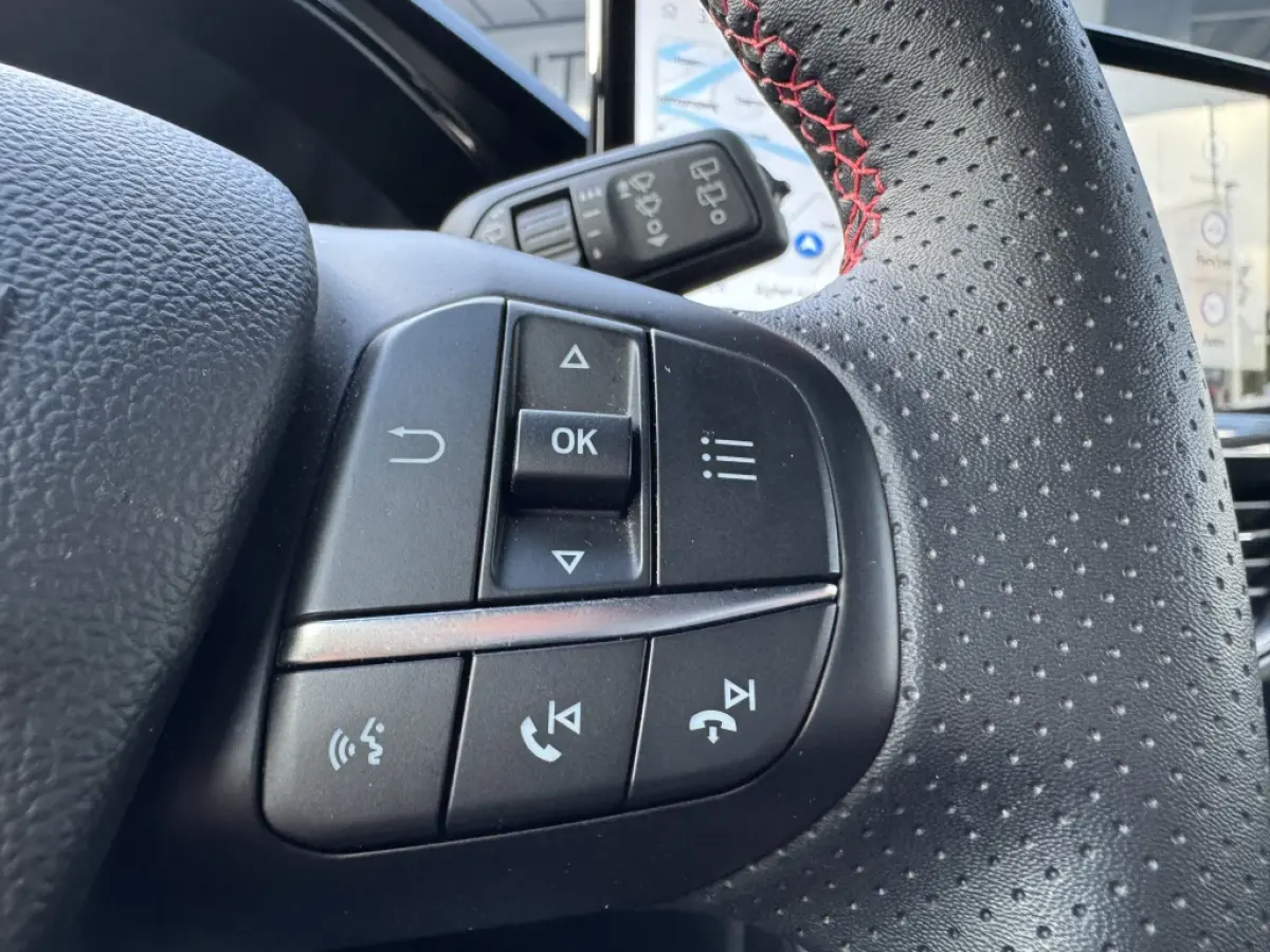 1.0 EcoBoost Hybrid ST Line | Navi | Climate | Carplay