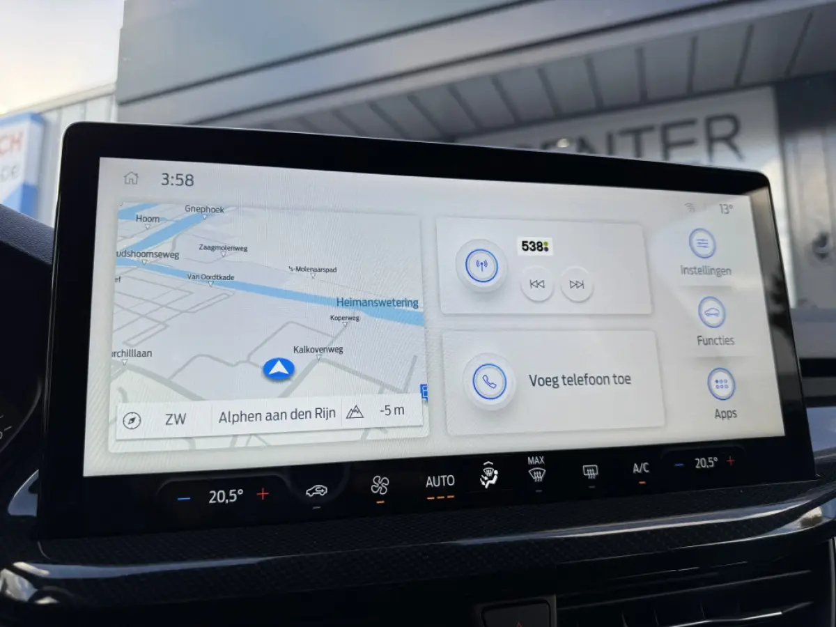 1.0 EcoBoost Hybrid ST Line | Navi | Climate | Carplay