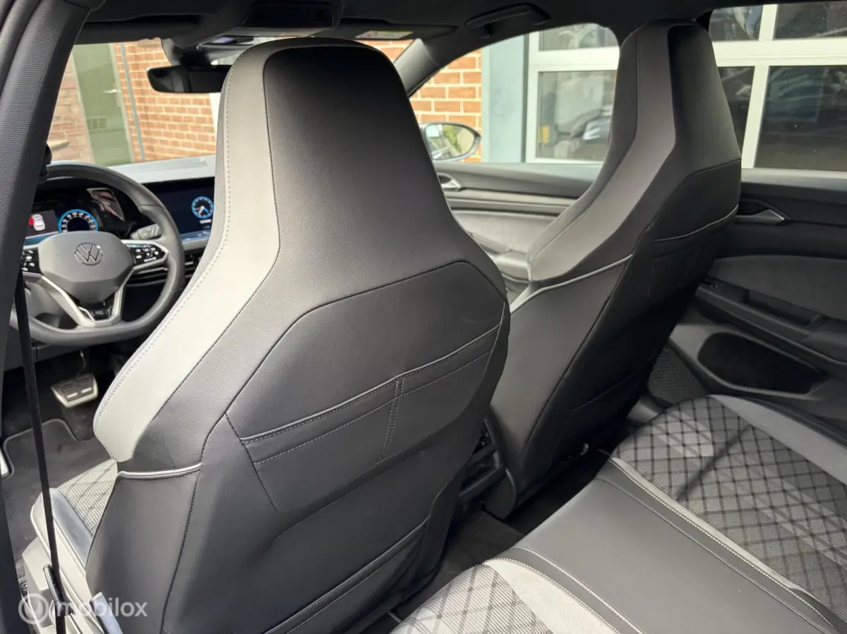 1.5 eTSI R-Line Business|Keyless entry|Camera|Carplay|Sfeerverlichting.