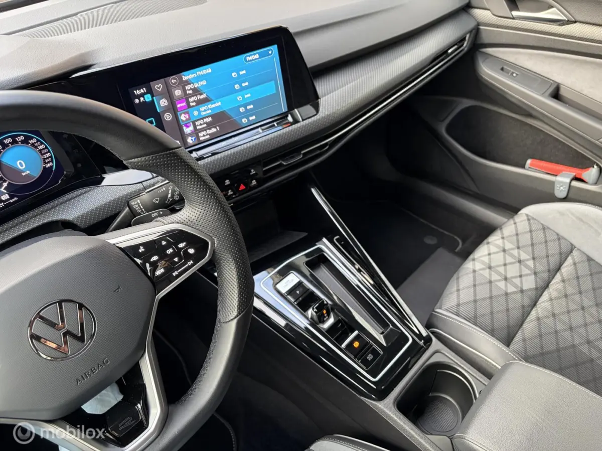 1.5 eTSI R-Line Business|Keyless entry|Camera|Carplay|Sfeerverlichting.