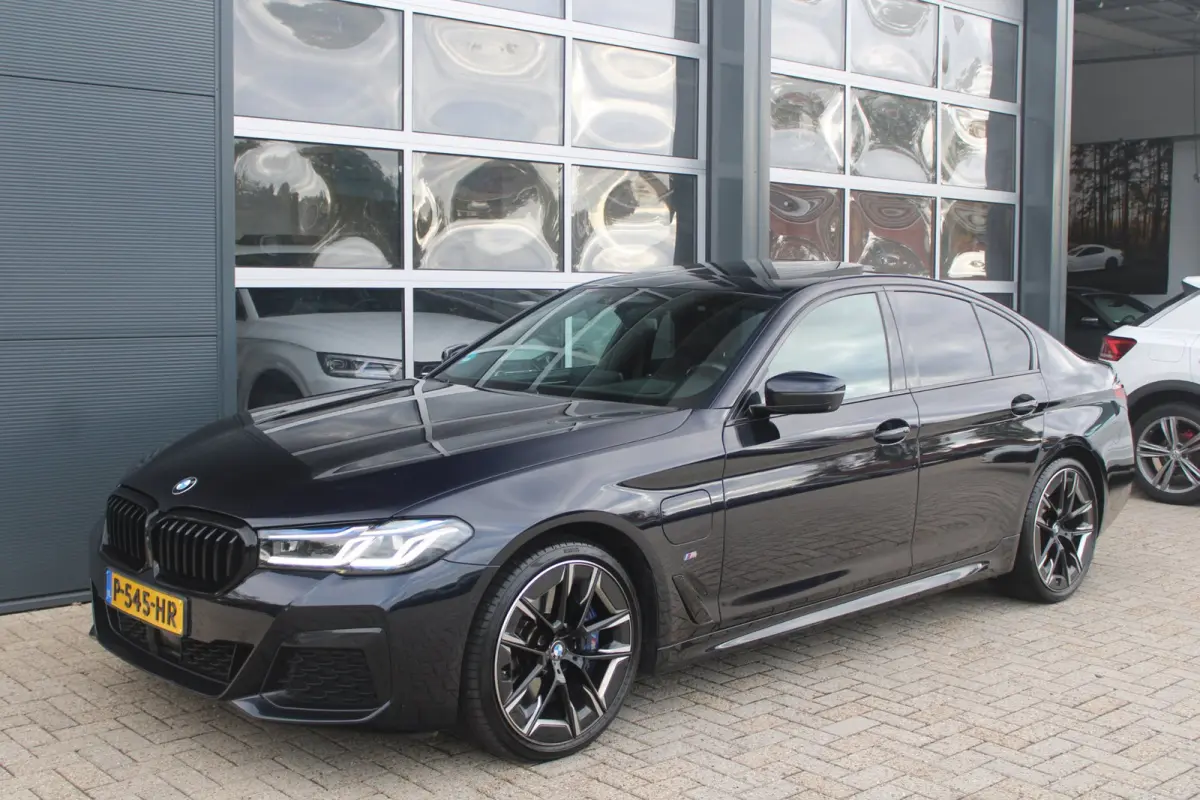 545e xDrive M-Sport | Pano | 360 | Laser | HK | ACC | Ventilatie | Soft close