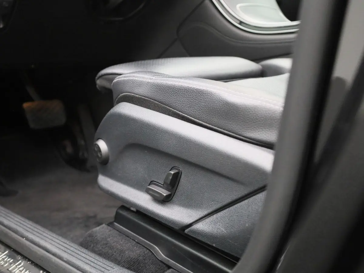 200 4MATIC Business Solution | Automaat | Panoramadak | Stoelverwarming | Achteruitrijcamera |