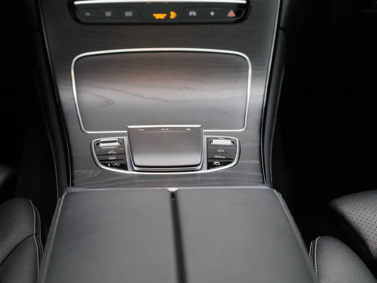 200 4MATIC Business Solution | Automaat | Panoramadak | Stoelverwarming | Achteruitrijcamera |