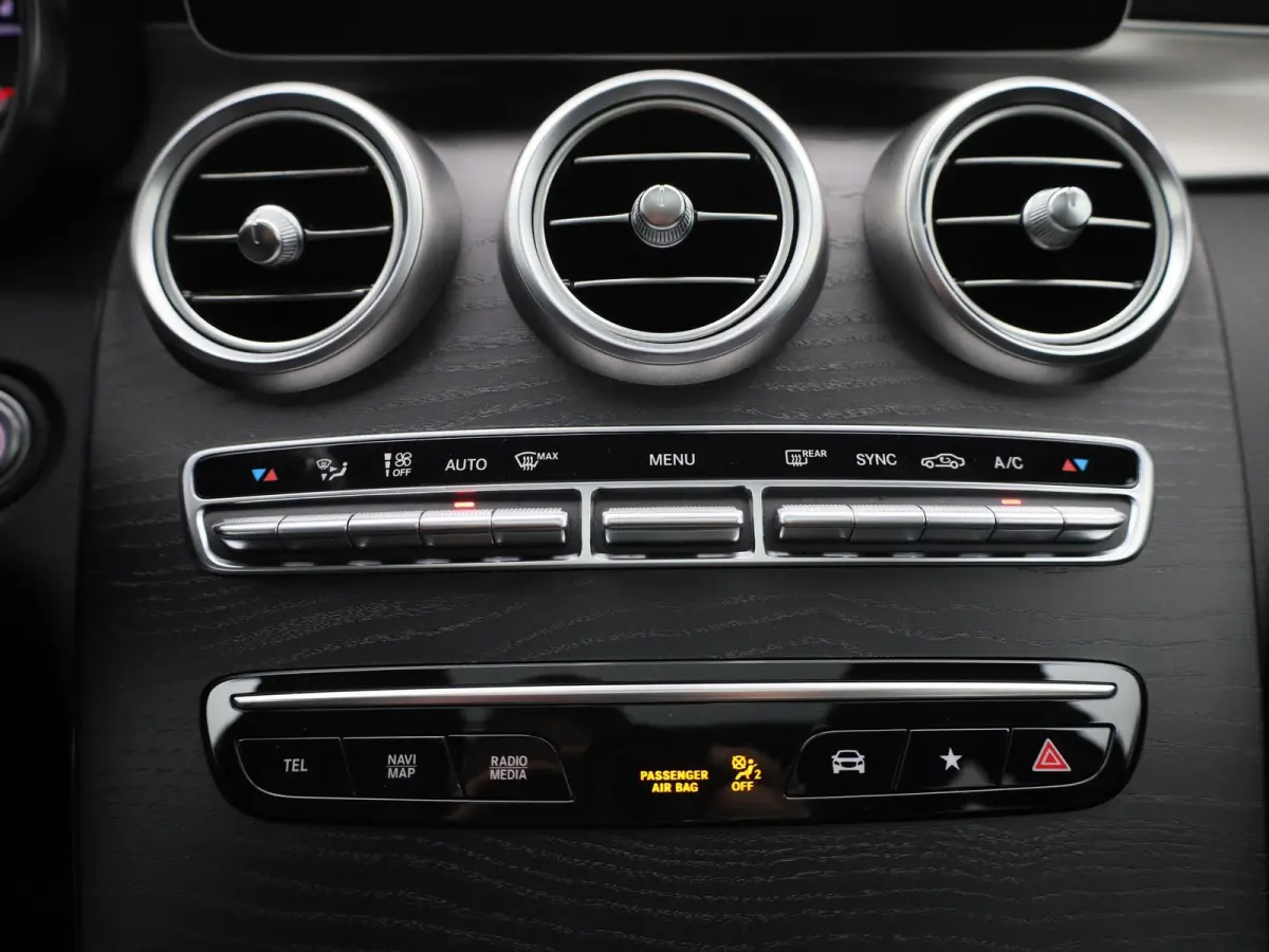 200 4MATIC Business Solution | Automaat | Panoramadak | Stoelverwarming | Achteruitrijcamera |