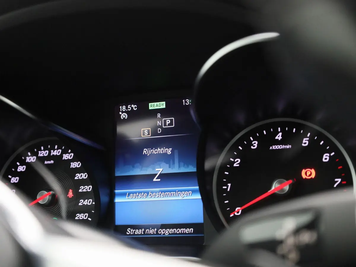 200 4MATIC Business Solution | Automaat | Panoramadak | Stoelverwarming | Achteruitrijcamera |
