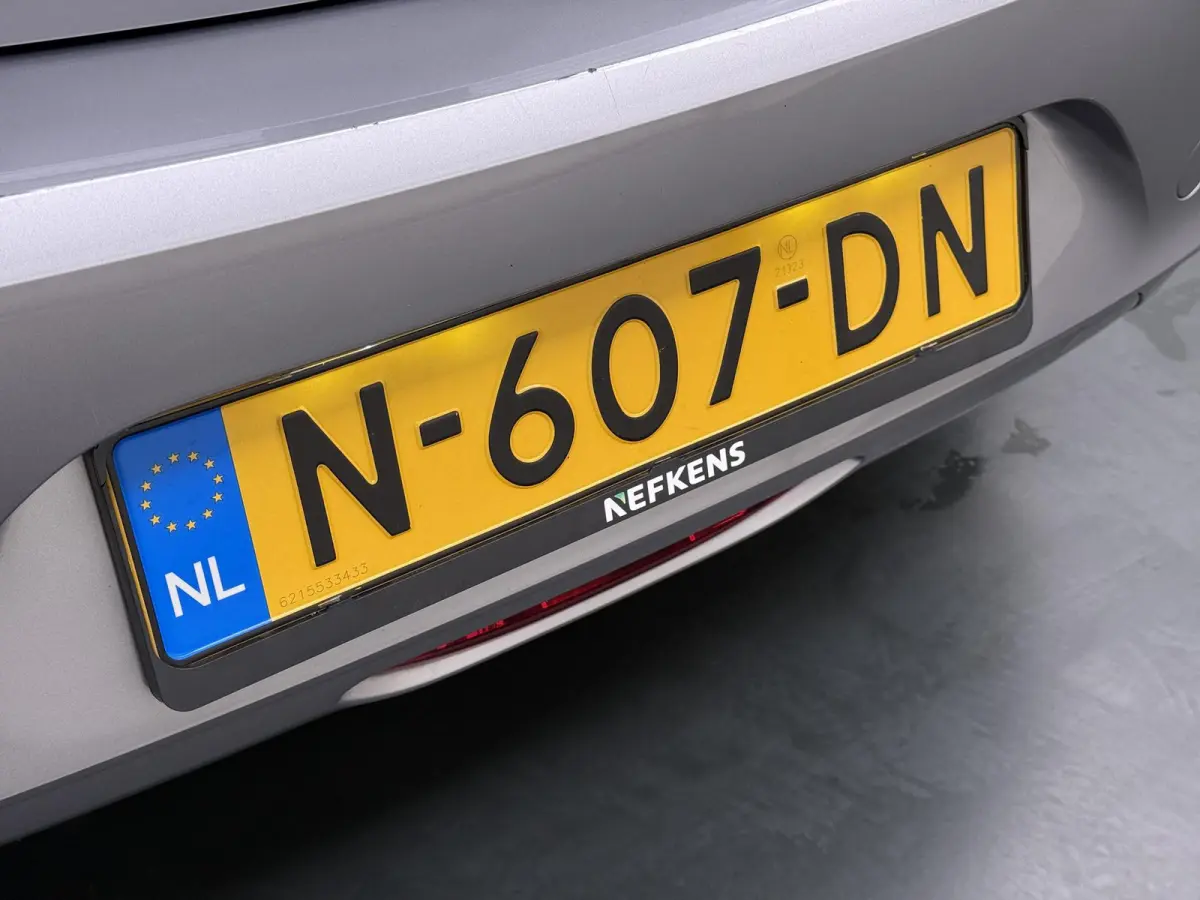 Elegance 50kWh | 1ste eigenaar | ACCU 93% | Winterpakket | 17"LMV | LEER/Stof | Navigatie | AUTOMAAT