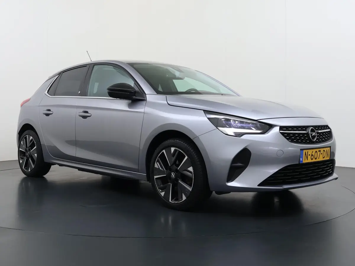 Elegance 50kWh | 1ste eigenaar | ACCU 93% | Winterpakket | 17"LMV | LEER/Stof | Navigatie | AUTOMAAT