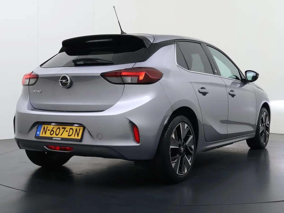 Elegance 50kWh | 1ste eigenaar | ACCU 93% | Winterpakket | 17"LMV | LEER/Stof | Navigatie | AUTOMAAT