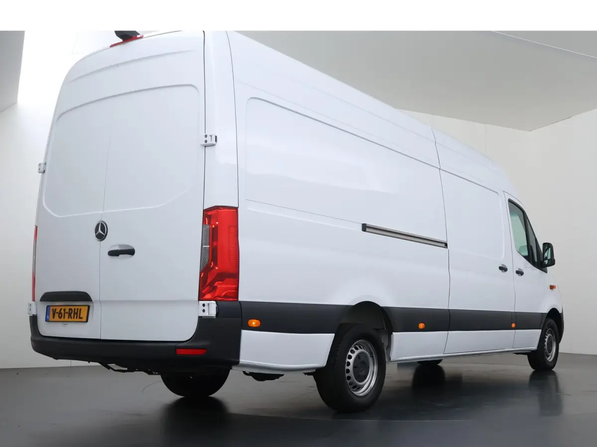317 CDI L3 H2 | Navigatie | Digitale Radio | Airco | Spiegelpakket | Achteruitrijcamera | Dodehoekassistent | Zijwindassistent | Zijmarkeringslichten | Bijrijdersbank | Certified *