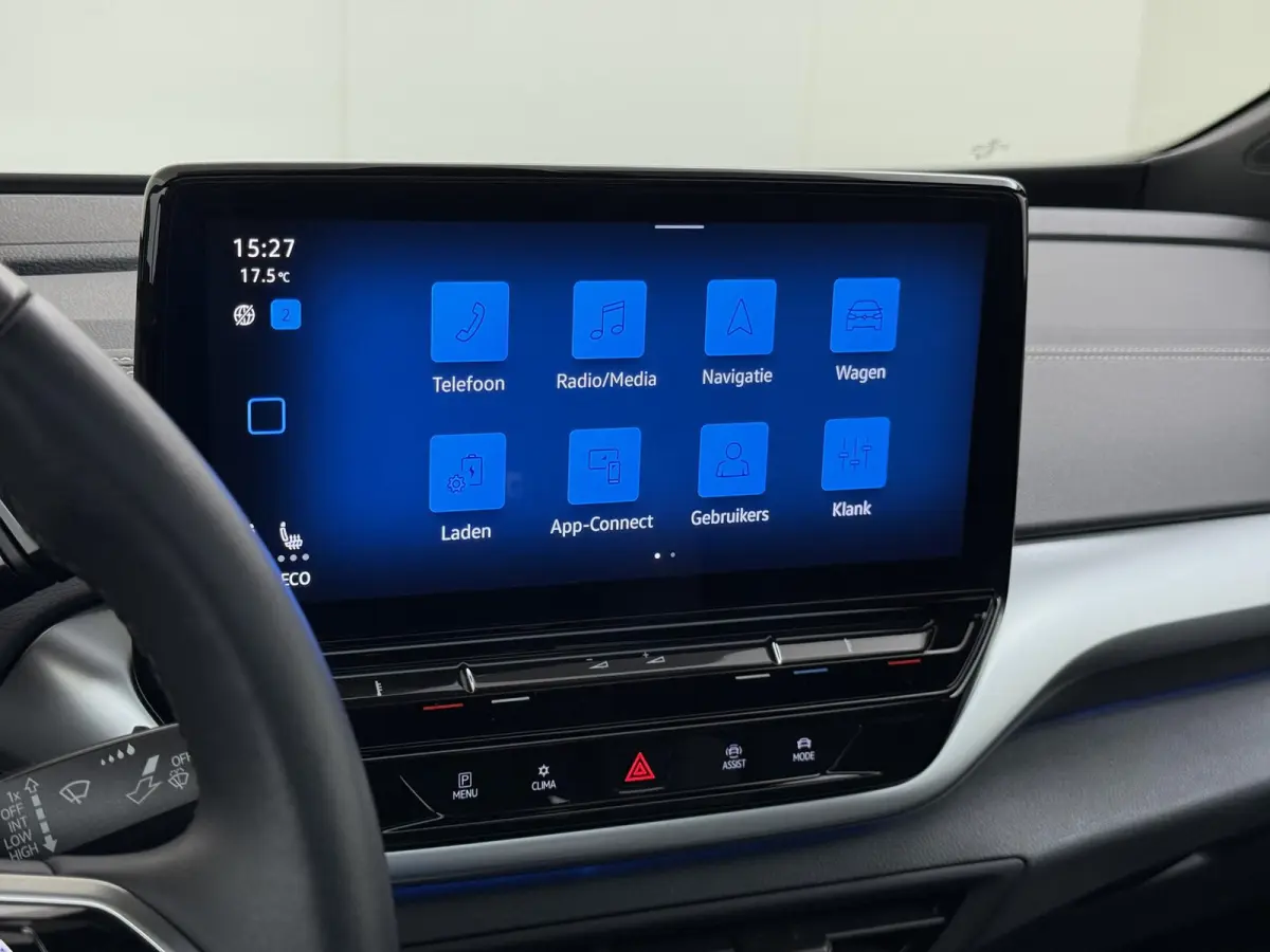 ID.5 Pro 77 kWh PANORAMADAK | ADAPTIVE CRUISE CONTROL | 360° CAMERA | 92% SOH | STOEL VERWARMING | APPLE CARPLAY / ANDROID AUTO
