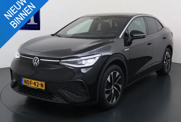 ID.5 Pro 77 kWh PANORAMADAK | ADAPTIVE CRUISE CONTROL | 360° CAMERA | 92% SOH | STOEL VERWARMING | APPLE CARPLAY / ANDROID AUTO