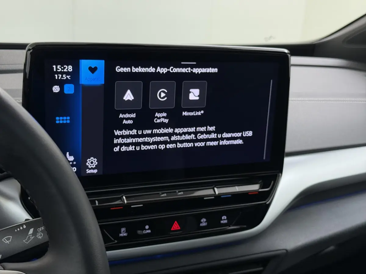 ID.5 Pro 77 kWh PANORAMADAK | ADAPTIVE CRUISE CONTROL | 360° CAMERA | 92% SOH | STOEL VERWARMING | APPLE CARPLAY / ANDROID AUTO