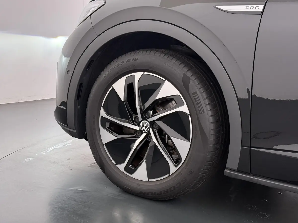 ID.5 Pro 77 kWh PANORAMADAK | ADAPTIVE CRUISE CONTROL | 360° CAMERA | 92% SOH | STOEL VERWARMING | APPLE CARPLAY / ANDROID AUTO
