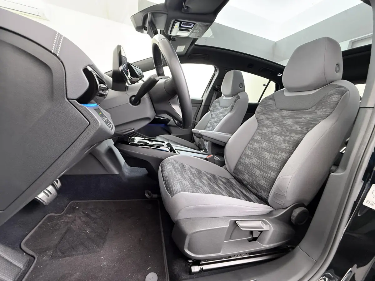 ID.5 Pro 77 kWh PANORAMADAK | ADAPTIVE CRUISE CONTROL | 360° CAMERA | 92% SOH | STOEL VERWARMING | APPLE CARPLAY / ANDROID AUTO