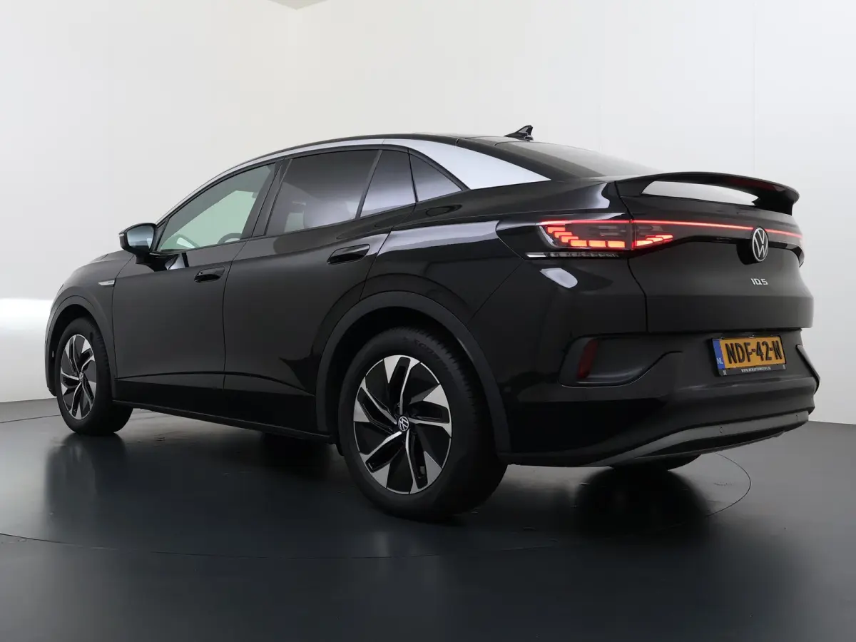 ID.5 Pro 77 kWh PANORAMADAK | ADAPTIVE CRUISE CONTROL | 360° CAMERA | 92% SOH | STOEL VERWARMING | APPLE CARPLAY / ANDROID AUTO
