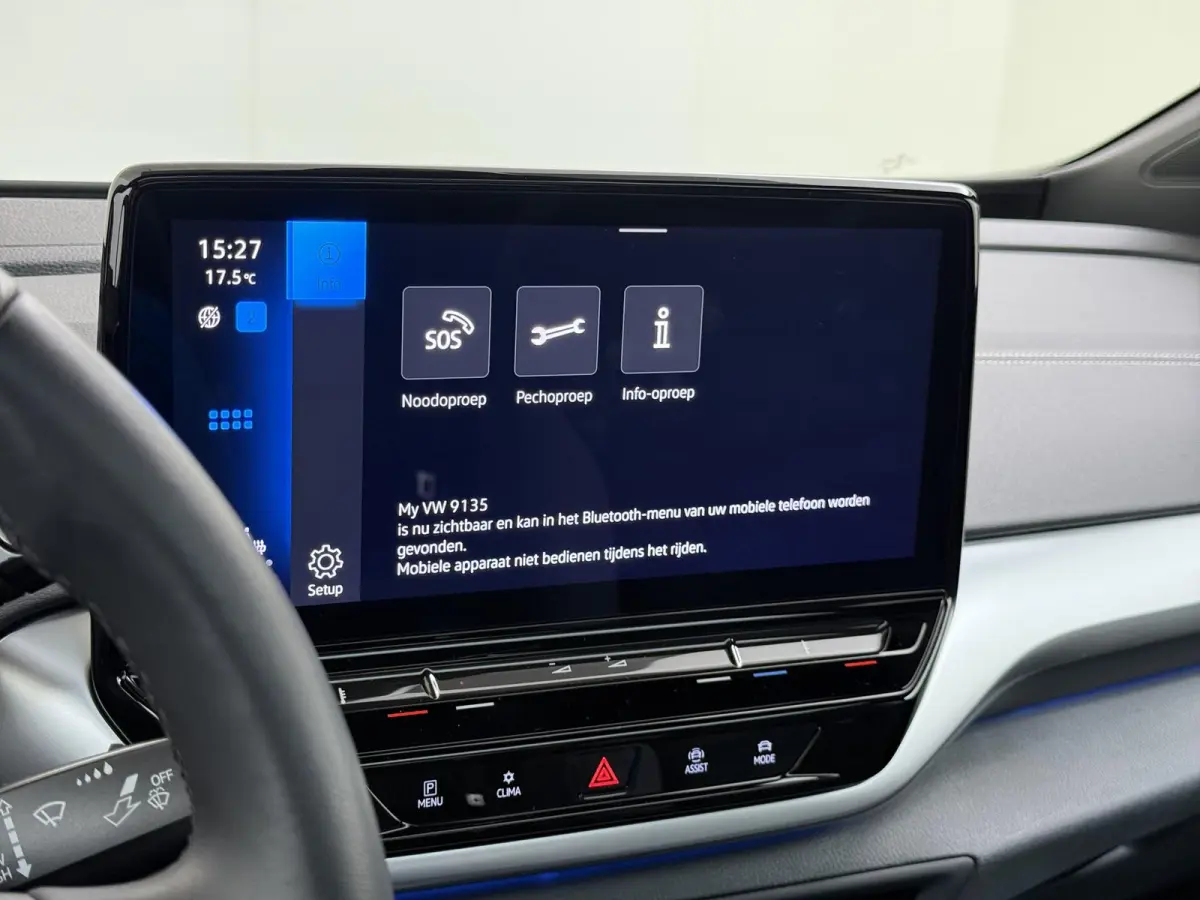 ID.5 Pro 77 kWh PANORAMADAK | ADAPTIVE CRUISE CONTROL | 360° CAMERA | 92% SOH | STOEL VERWARMING | APPLE CARPLAY / ANDROID AUTO