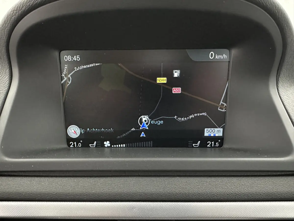 2.0 D4 Momentum Aut. *LEATHER | XENON | HEATED-COMFORTSEATS | NAVI-FULLMAP | ECC | PDC | CRUISE | 17''ALU*