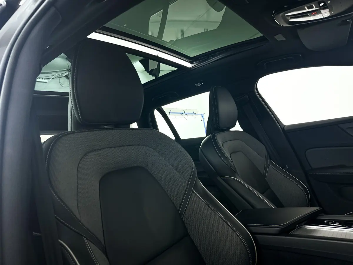 B5 AWD Pro | Panoramadak | 360° camera | Harman Kardon | HUD | Stoel- en stuurverwarming | Trekhaak
