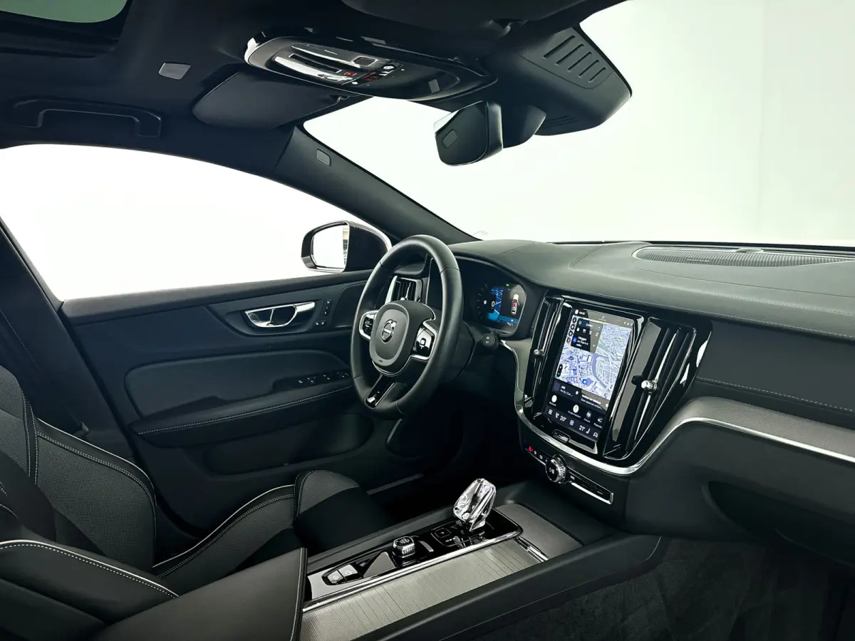 B5 AWD Pro | Panoramadak | 360° camera | Harman Kardon | HUD | Stoel- en stuurverwarming | Trekhaak