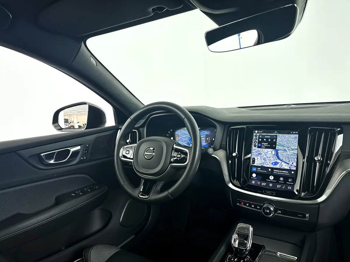B5 AWD Pro | Panoramadak | 360° camera | Harman Kardon | HUD | Stoel- en stuurverwarming | Trekhaak