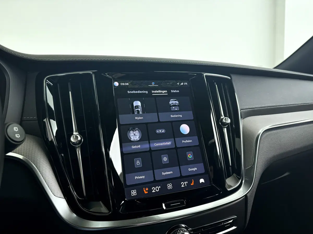 B5 AWD Pro | Panoramadak | 360° camera | Harman Kardon | HUD | Stoel- en stuurverwarming | Trekhaak