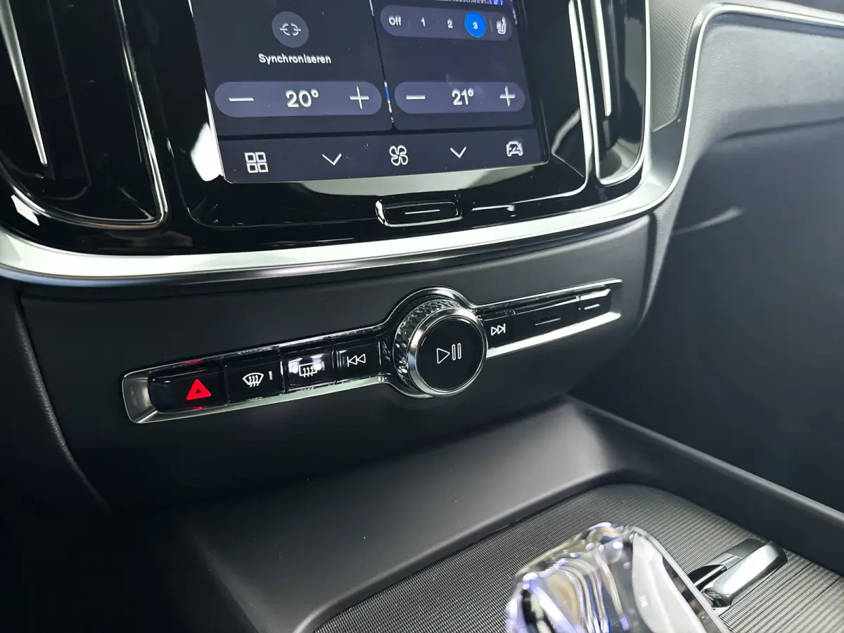 B5 AWD Pro | Panoramadak | 360° camera | Harman Kardon | HUD | Stoel- en stuurverwarming | Trekhaak