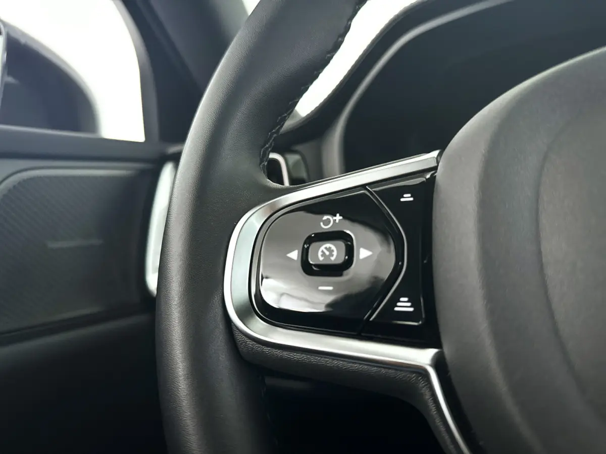 B5 AWD Pro | Panoramadak | 360° camera | Harman Kardon | HUD | Stoel- en stuurverwarming | Trekhaak