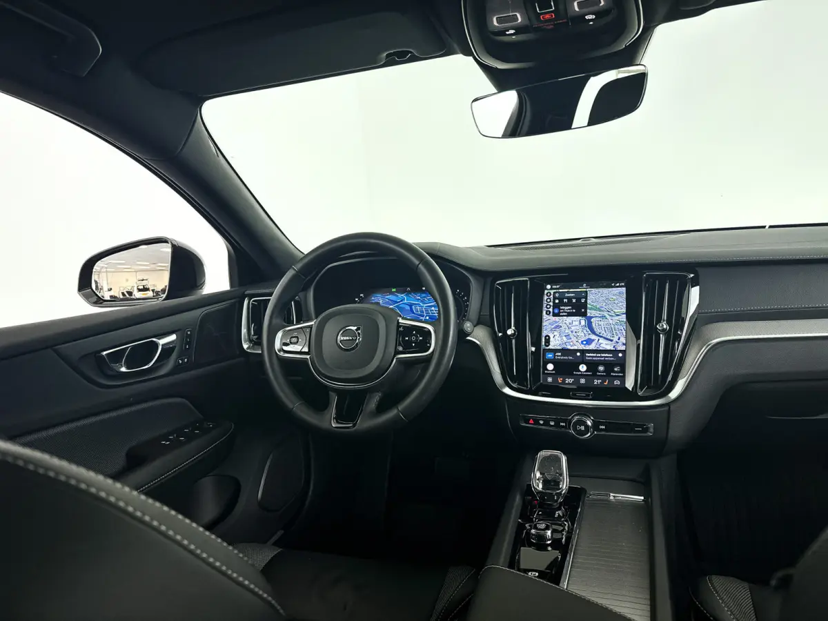 B5 AWD Pro | Panoramadak | 360° camera | Harman Kardon | HUD | Stoel- en stuurverwarming | Trekhaak