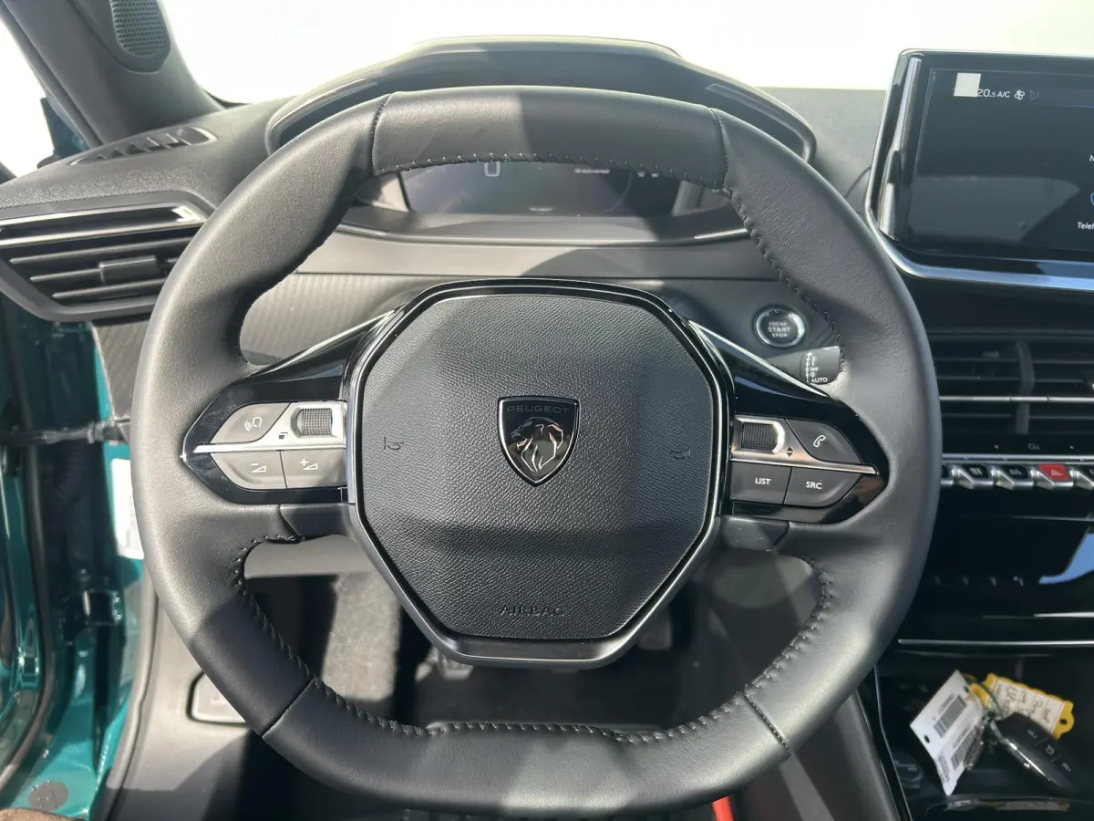 1.2 Turbo 100 Allure | Camera | Navigatie | Cruise Control | Draadloze telefoonlader | Apple Carplay/Android Auto