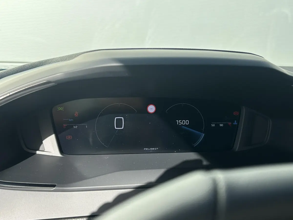 1.2 Turbo 100 Allure | Camera | Navigatie | Cruise Control | Draadloze telefoonlader | Apple Carplay/Android Auto