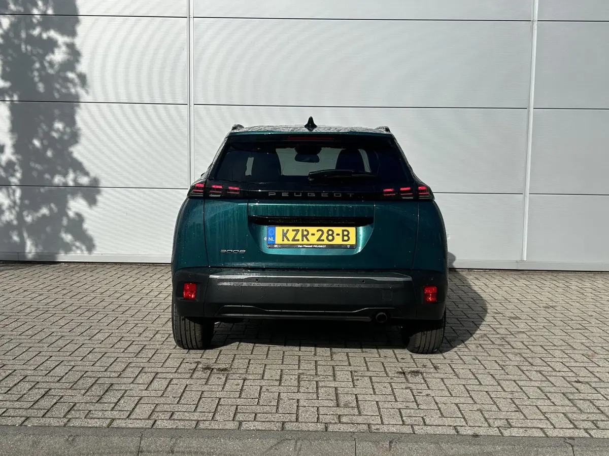 1.2 Turbo 100 Allure | Camera | Navigatie | Cruise Control | Draadloze telefoonlader | Apple Carplay/Android Auto