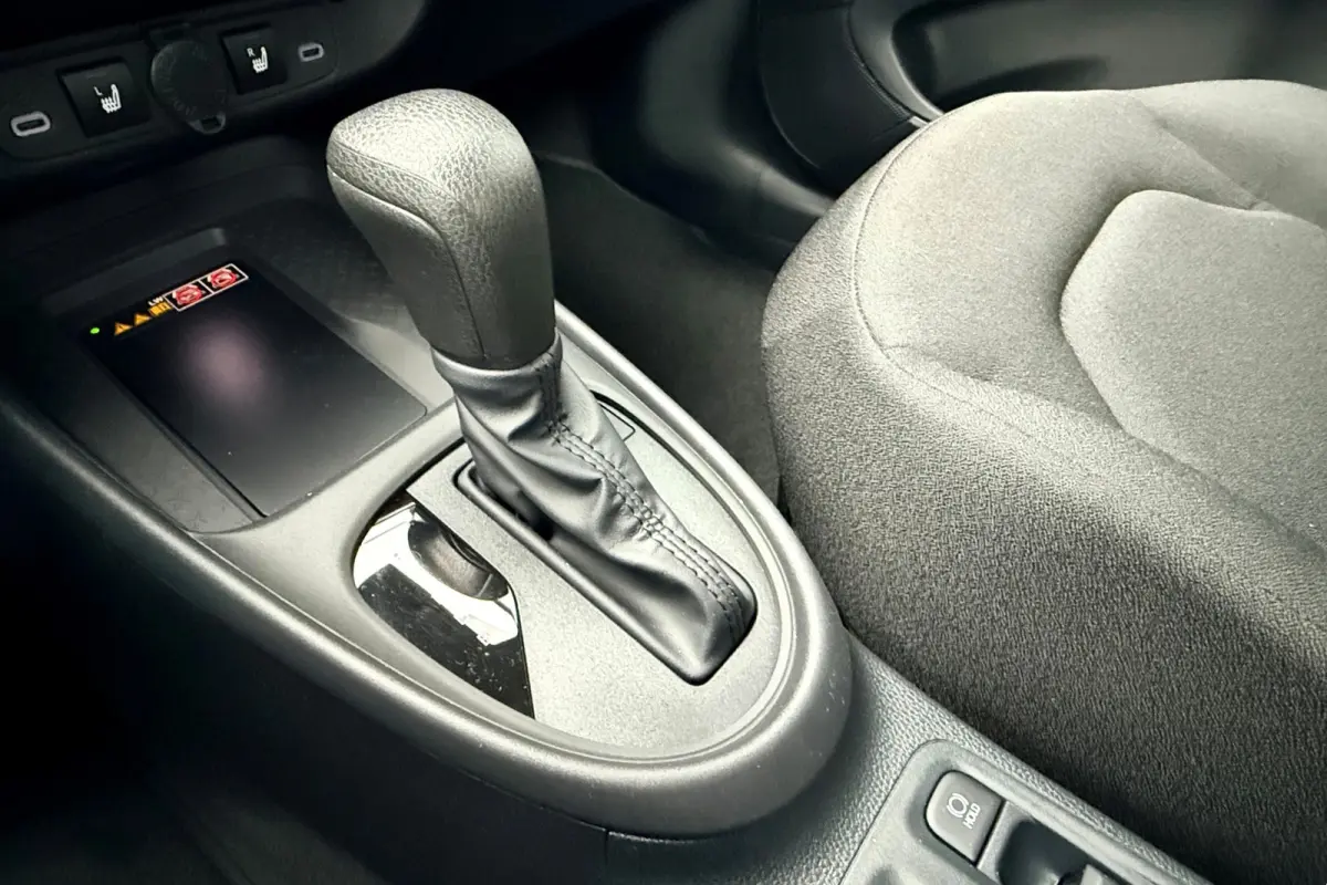 Hybrid 115 pulse 17" STOELVERWARMING LED CARPLAY NIEUWE AUTO! 4X OP VOORRAAD!