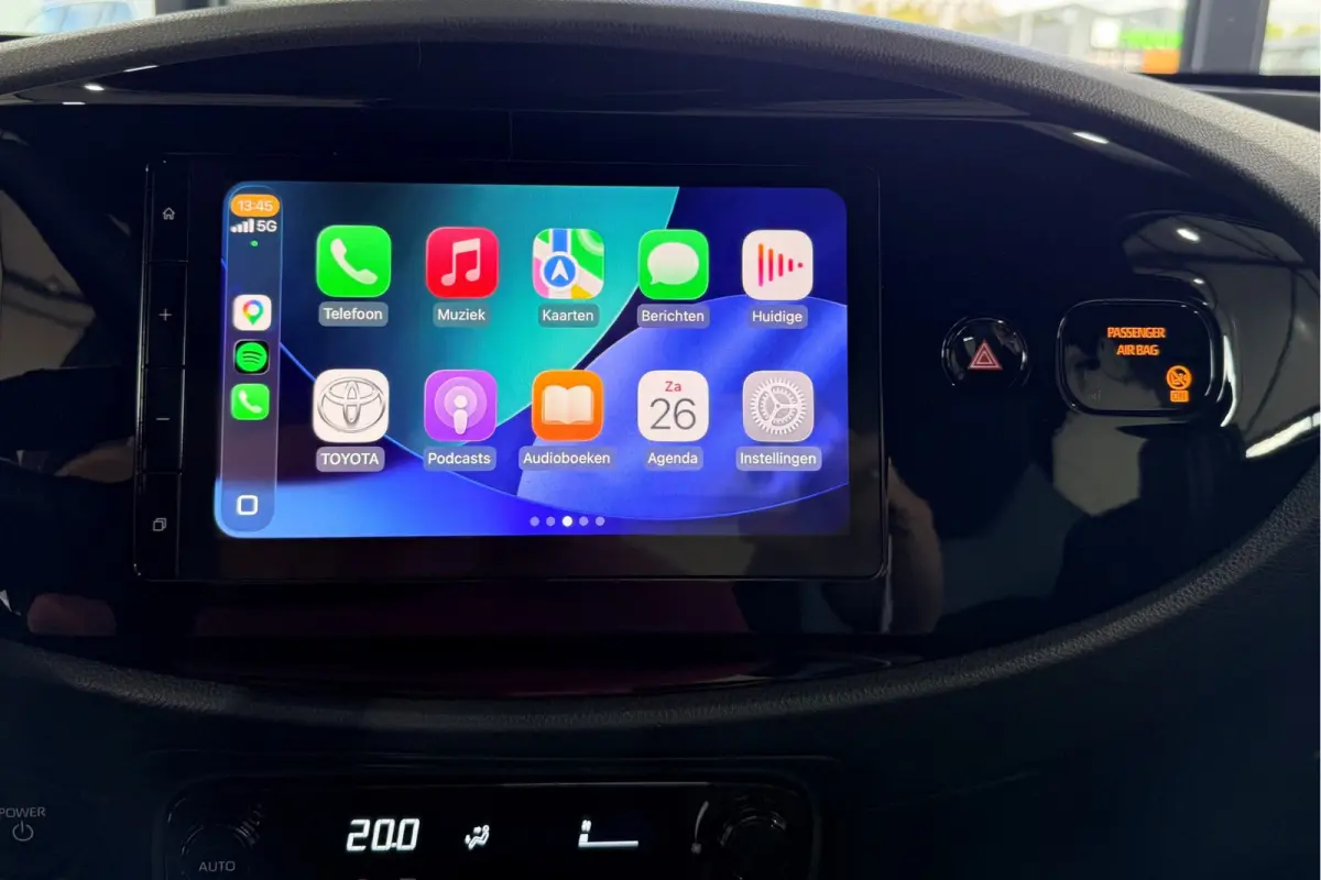Hybrid 115 pulse 17" STOELVERWARMING LED CARPLAY NIEUWE AUTO! 4X OP VOORRAAD!