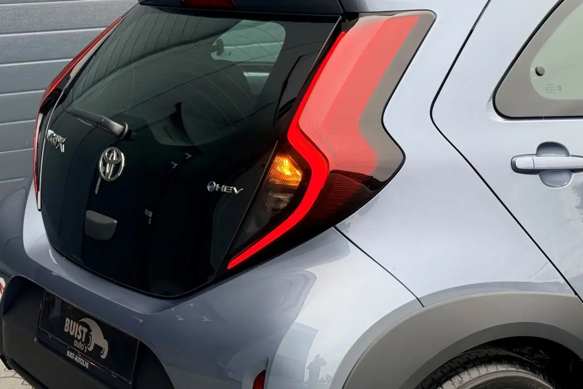 Hybrid 115 pulse 17" STOELVERWARMING LED CARPLAY NIEUWE AUTO! 4X OP VOORRAAD!