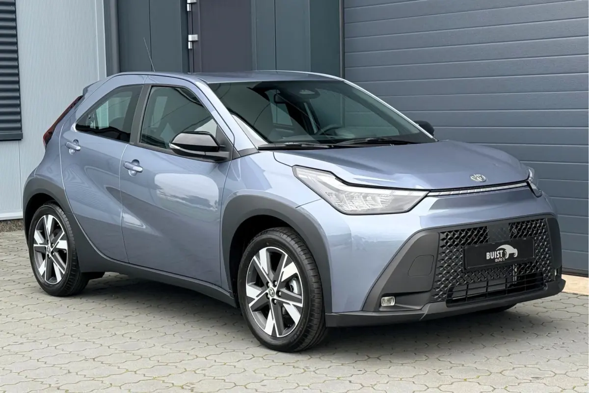 Hybrid 115 pulse 17" STOELVERWARMING LED CARPLAY NIEUWE AUTO! 4X OP VOORRAAD!