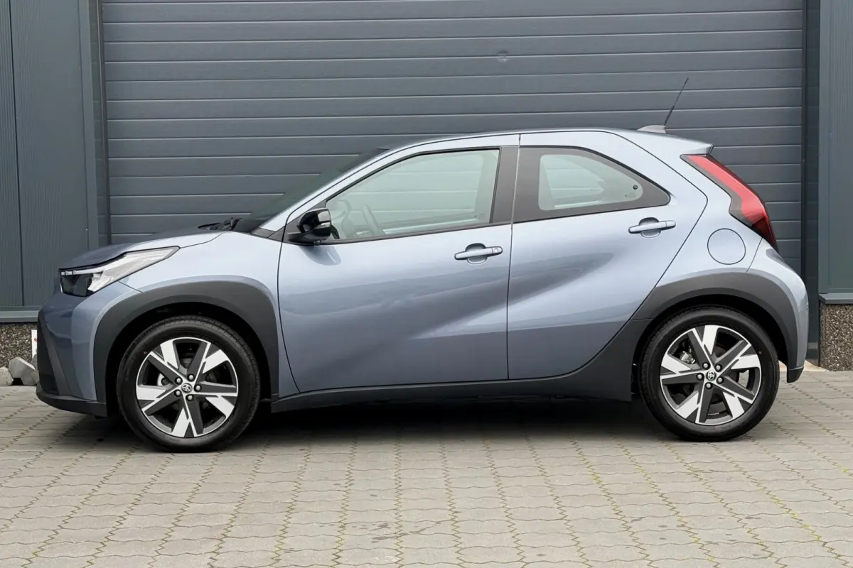 Hybrid 115 pulse 17" STOELVERWARMING LED CARPLAY NIEUWE AUTO! 4X OP VOORRAAD!