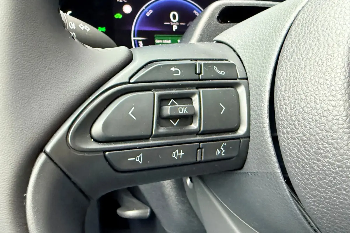 Hybrid 115 pulse 17" STOELVERWARMING LED CARPLAY NIEUWE AUTO! 4X OP VOORRAAD!