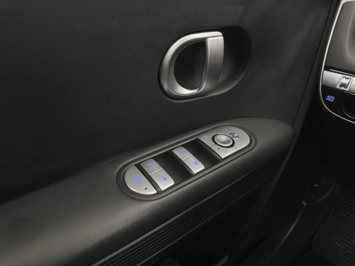 Style 58 kWh (3-Fase-11kW) {SoH-86%} (INCL.BTW) *HEAT-PUMP | FULL-LED | ADAPTIVE-CRUISE | COMFORT-SEATS | CAMERA | KEYLESS | PRIVACY-GLASS | DAB+ | ECC | PDC | CRUISE | TOWBAR | 19''ALU*