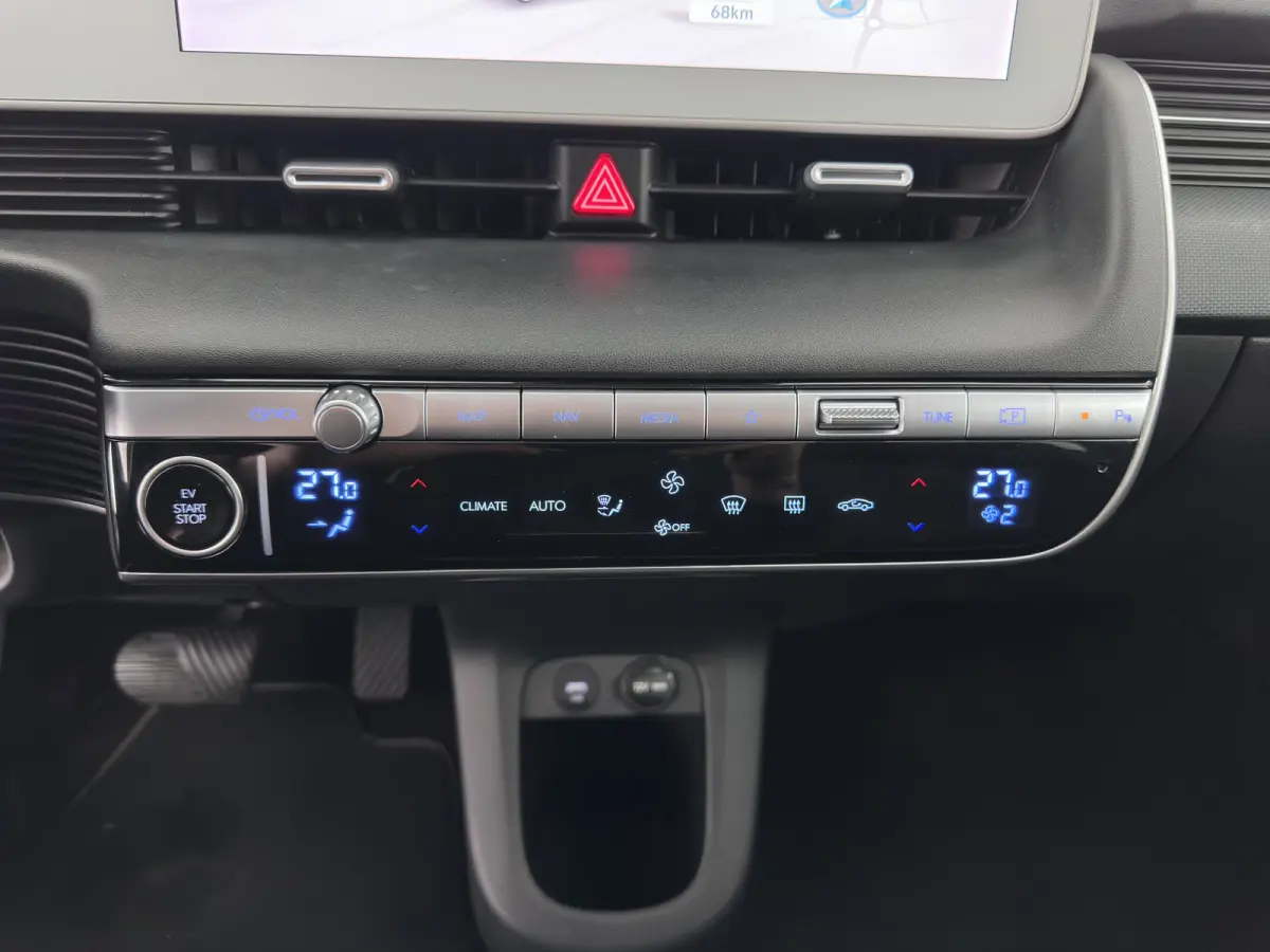 Style 58 kWh (3-Fase-11kW) {SoH-86%} (INCL.BTW) *HEAT-PUMP | FULL-LED | ADAPTIVE-CRUISE | COMFORT-SEATS | CAMERA | KEYLESS | PRIVACY-GLASS | DAB+ | ECC | PDC | CRUISE | TOWBAR | 19''ALU*