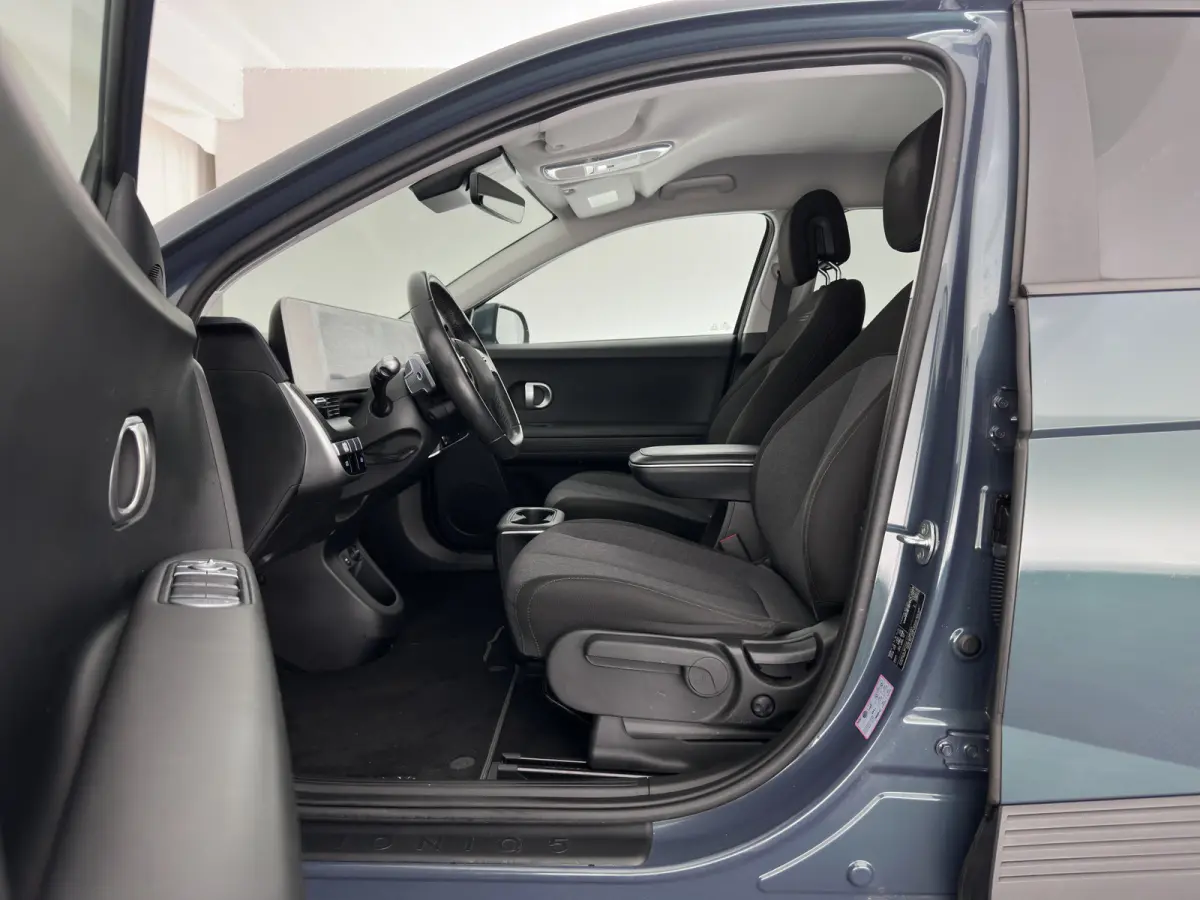 Style 58 kWh (3-Fase-11kW) {SoH-86%} (INCL.BTW) *HEAT-PUMP | FULL-LED | ADAPTIVE-CRUISE | COMFORT-SEATS | CAMERA | KEYLESS | PRIVACY-GLASS | DAB+ | ECC | PDC | CRUISE | TOWBAR | 19''ALU*
