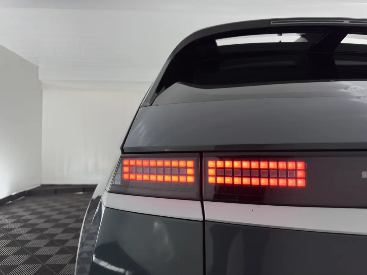 Style 58 kWh (3-Fase-11kW) {SoH-86%} (INCL.BTW) *HEAT-PUMP | FULL-LED | ADAPTIVE-CRUISE | COMFORT-SEATS | CAMERA | KEYLESS | PRIVACY-GLASS | DAB+ | ECC | PDC | CRUISE | TOWBAR | 19''ALU*