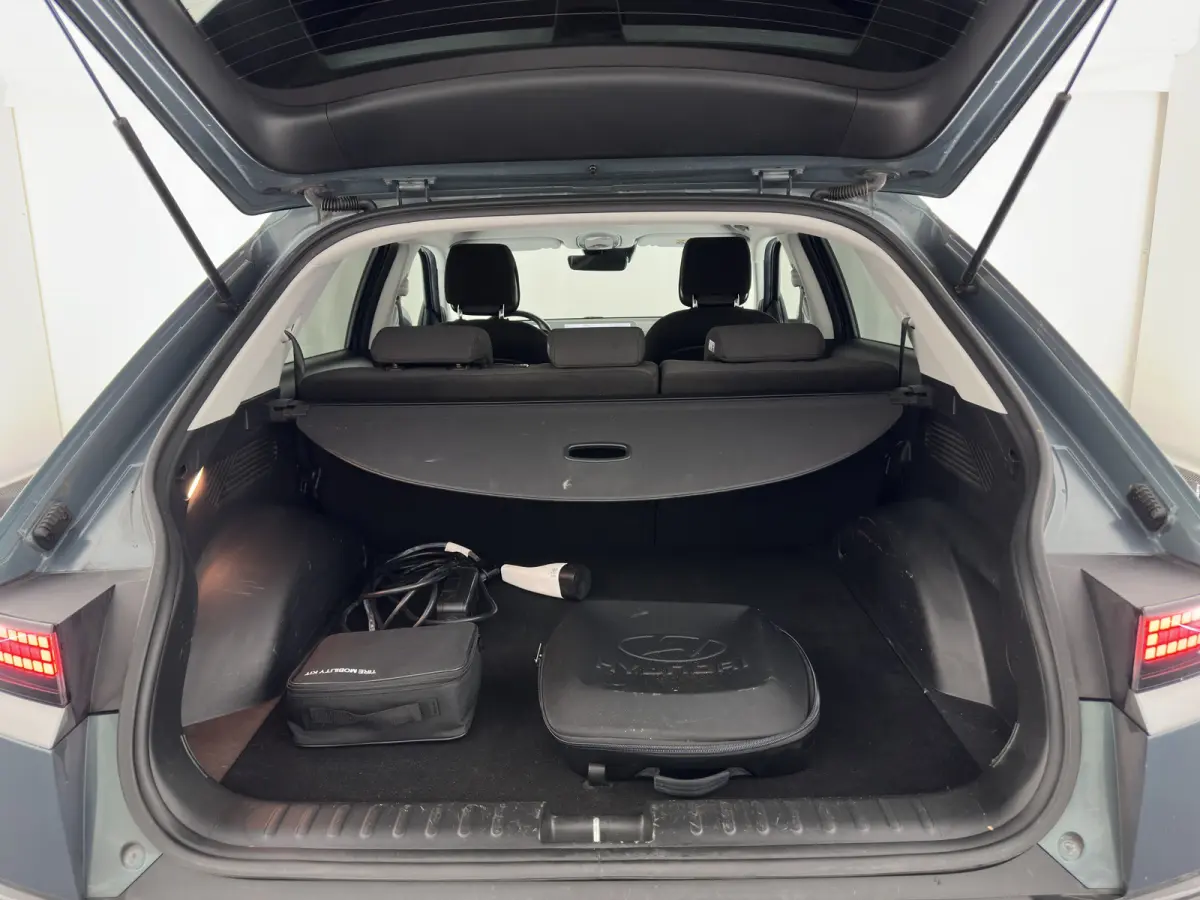 Style 58 kWh (3-Fase-11kW) {SoH-86%} (INCL.BTW) *HEAT-PUMP | FULL-LED | ADAPTIVE-CRUISE | COMFORT-SEATS | CAMERA | KEYLESS | PRIVACY-GLASS | DAB+ | ECC | PDC | CRUISE | TOWBAR | 19''ALU*