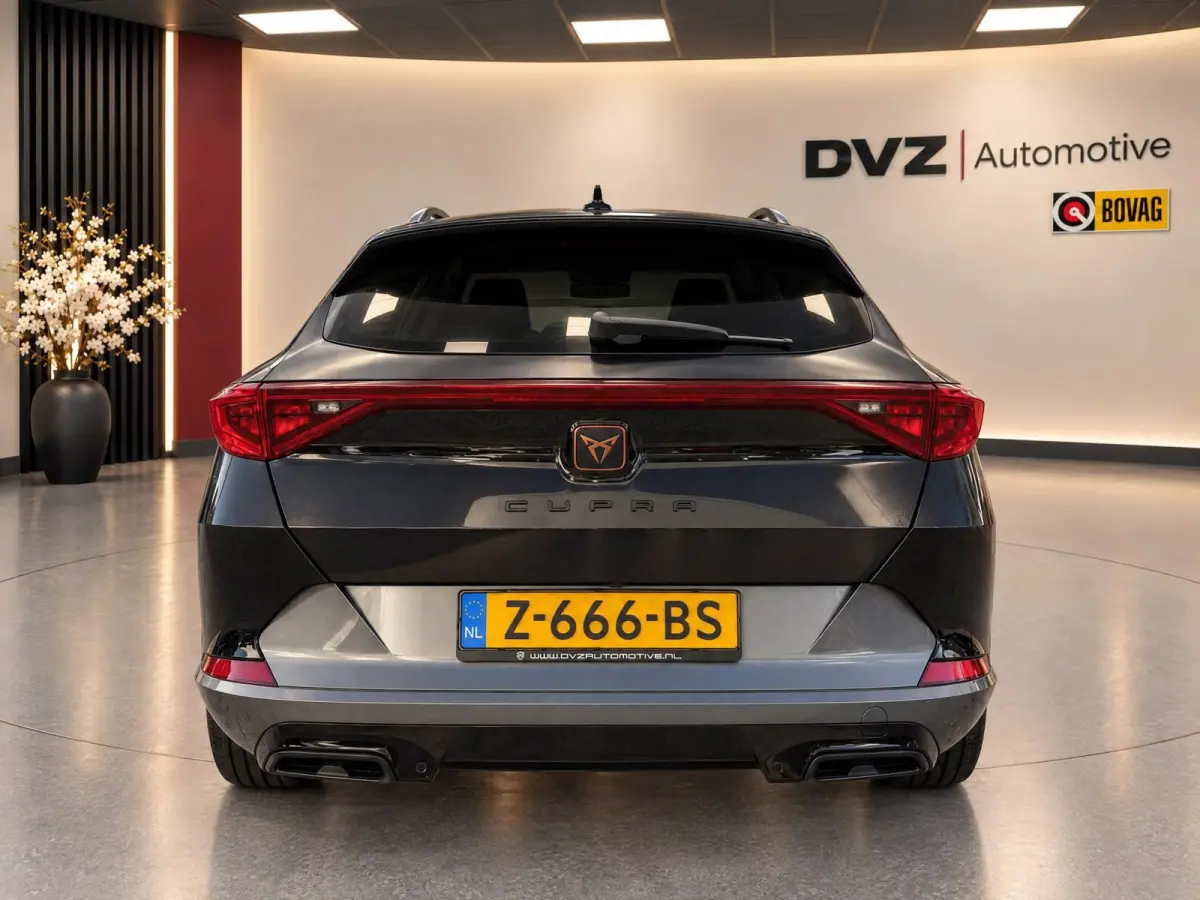 1.4 e-Hybrid Business | 19" LMV Copper | Camera | ACC | Sfeer